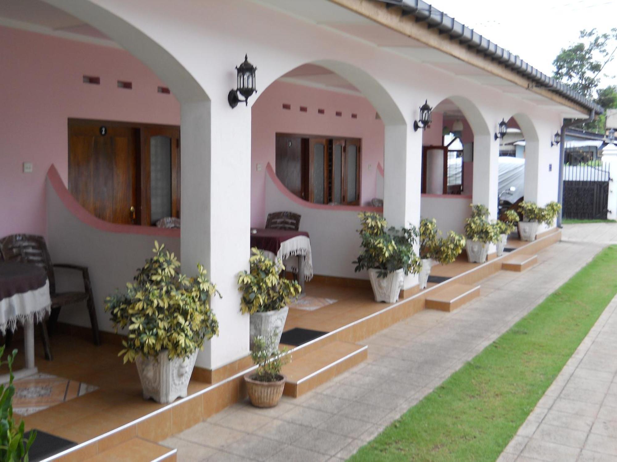 Ocean View Tourist Guest House At Negombo Beach Near The Airport Екстериор снимка