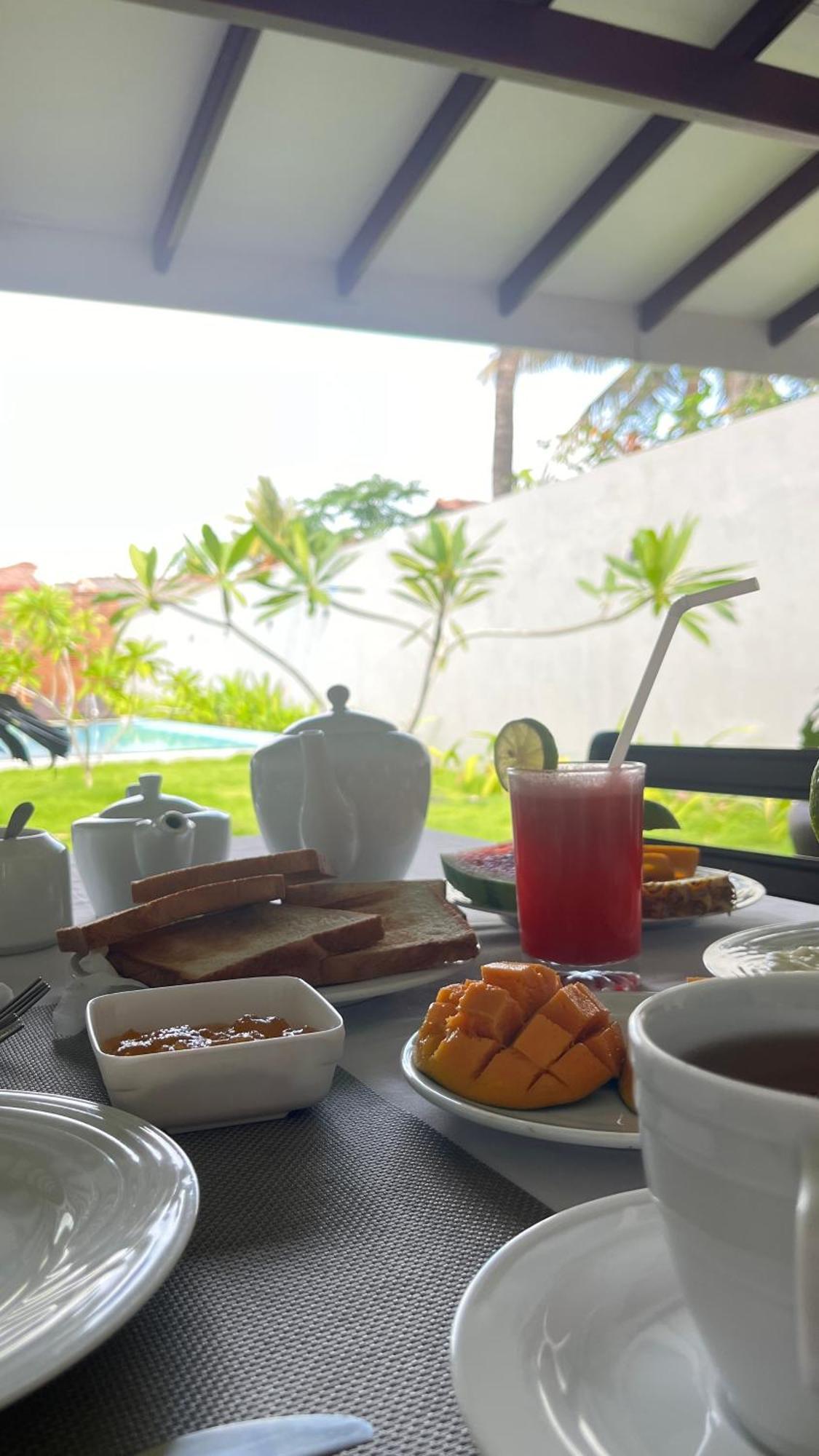 Ocean View Tourist Guest House At Negombo Beach Near The Airport Екстериор снимка