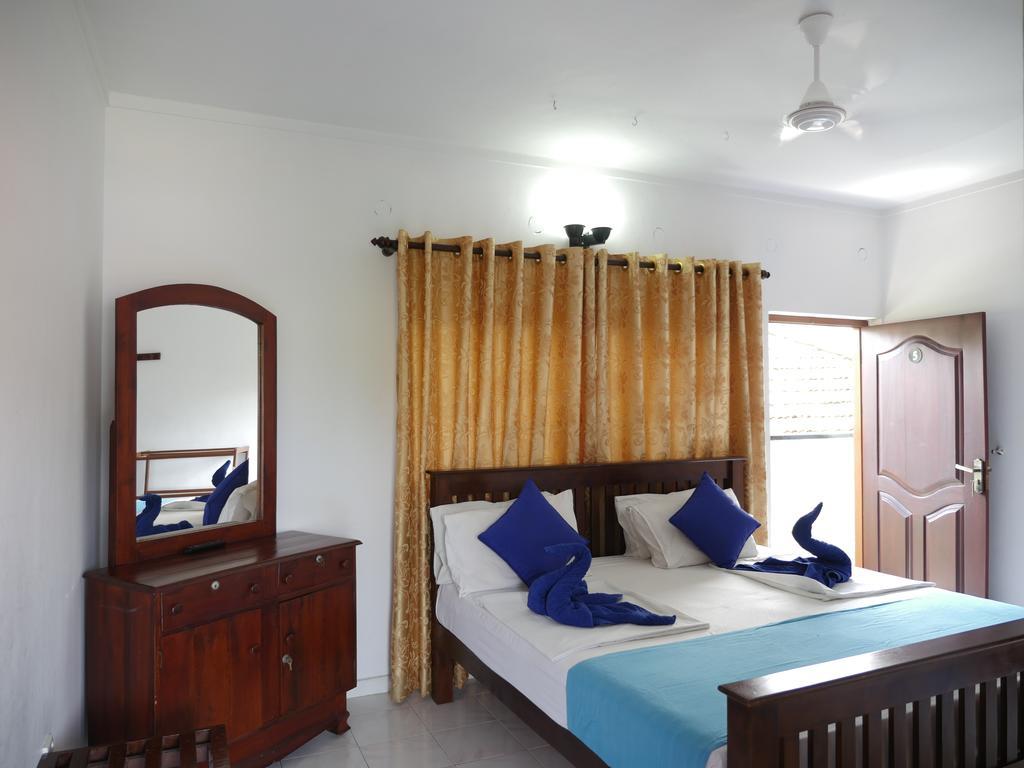 Ocean View Tourist Guest House At Negombo Beach Near The Airport Екстериор снимка