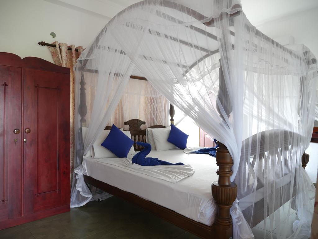Ocean View Tourist Guest House At Negombo Beach Near The Airport Екстериор снимка