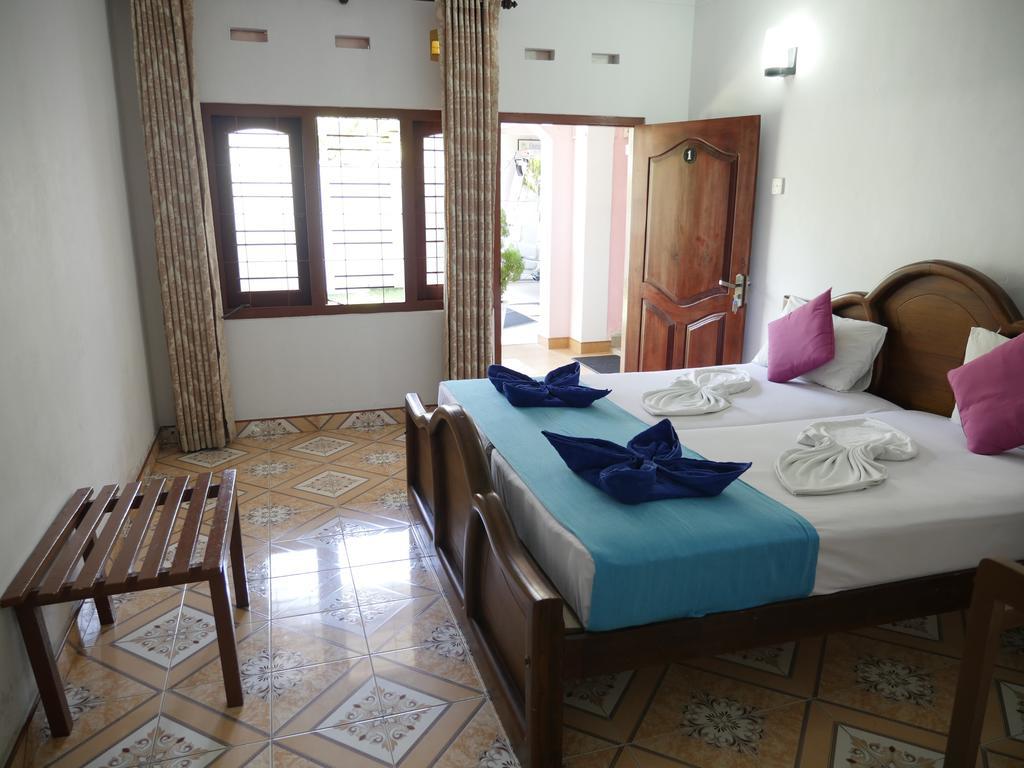 Ocean View Tourist Guest House At Negombo Beach Near The Airport Екстериор снимка