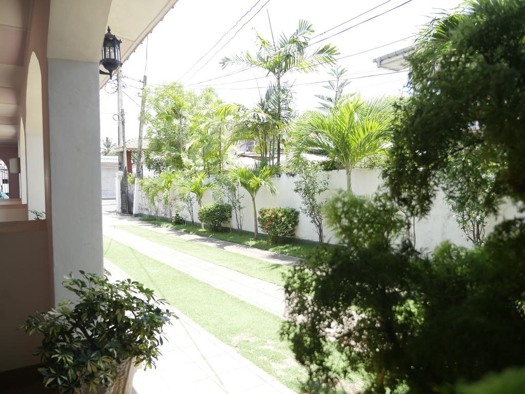 Ocean View Tourist Guest House At Negombo Beach Near The Airport Екстериор снимка