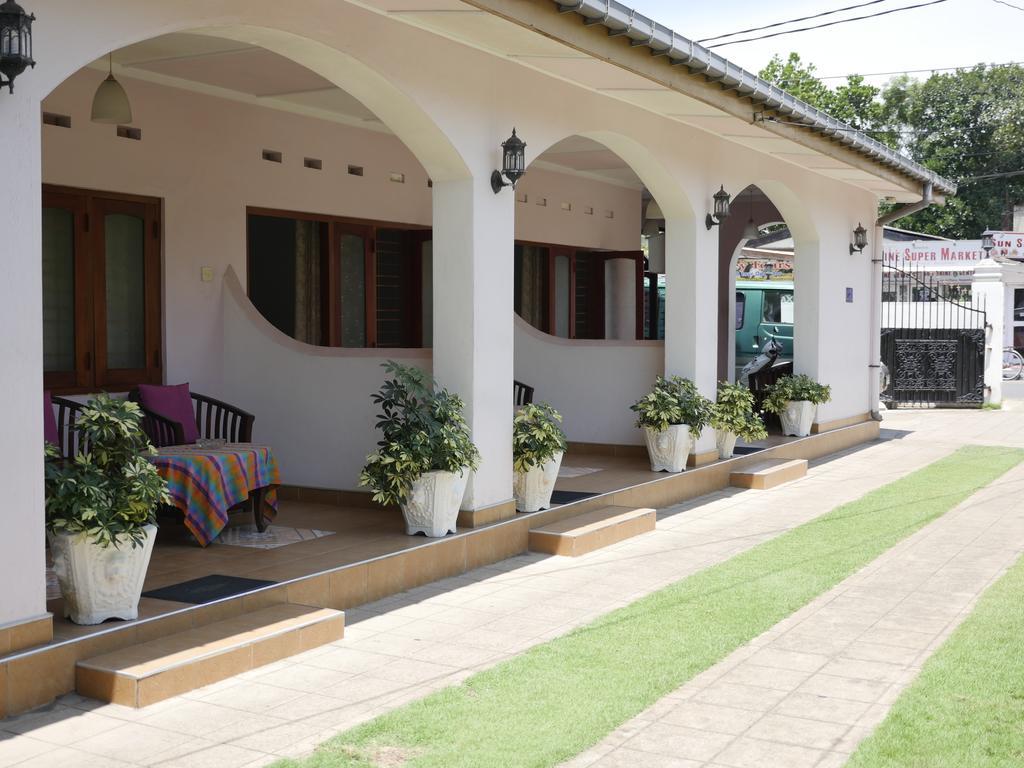 Ocean View Tourist Guest House At Negombo Beach Near The Airport Екстериор снимка